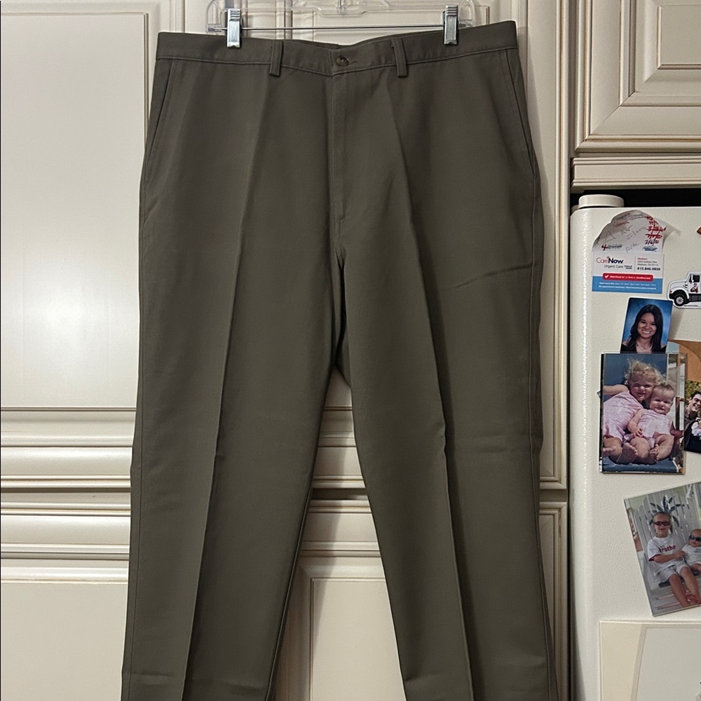Haggar Men's Olive Chinos